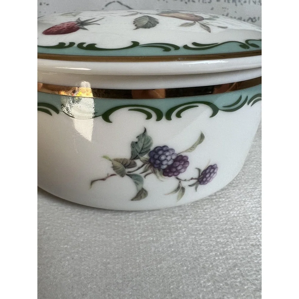Vintage‎ Mikasa Fruit Bouquet Round Covered Candy Dish Porcelain Trinket Box